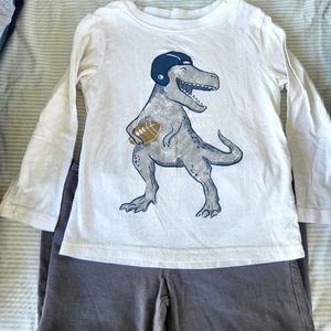 Boys Carter's Outfit in 5T.